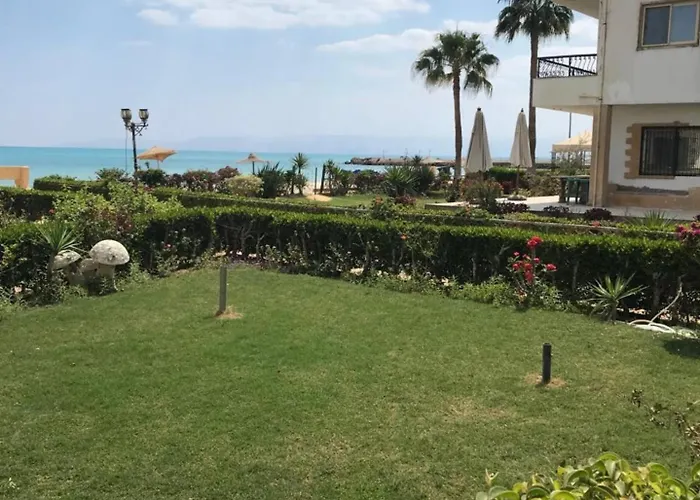 Alpesi faház كناري بيتش Ajn-Szuhna